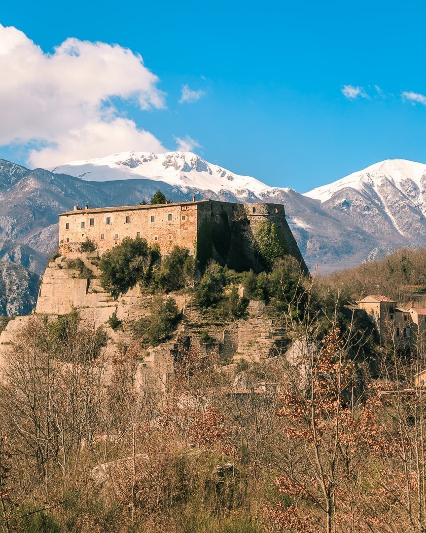 Il castello Pandone di Cerro